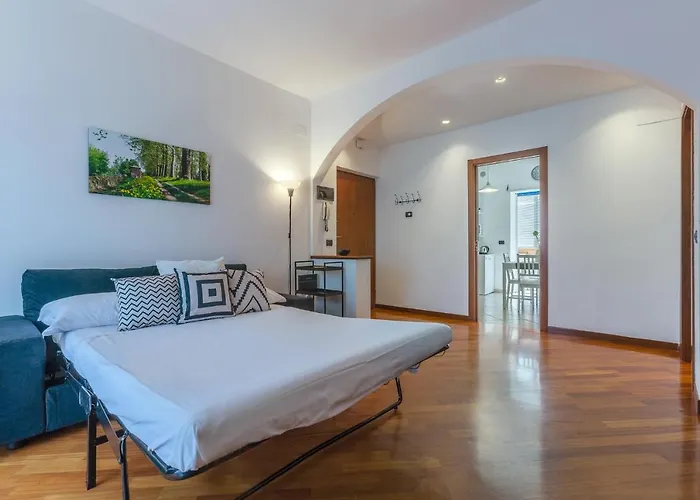 Guesthost - Prospettiva Corso Giovecca * Ferrara